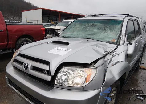 2005 Toyota 4Runner Sr5 Sport V8 z USA, uszkodzony, nr VIN JTEBT14R058027329